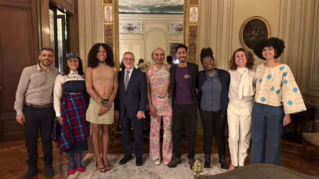 IPPDH asistió a la iluminación del Palacio Pereda en la ciudad de Buenos Aires, un acto contra la Homofobia, la Transfobia y la Bifobia
